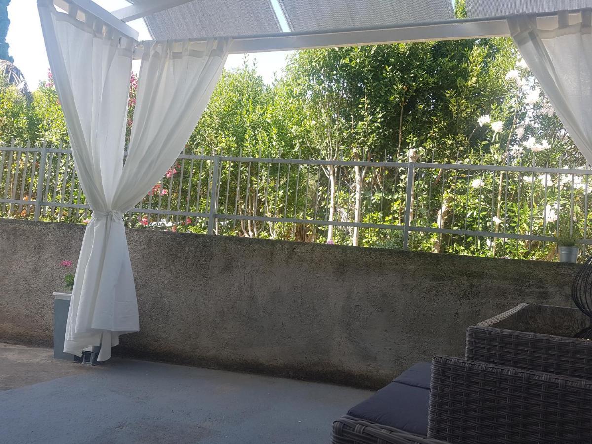 Apartments Dijan Sukošan Exterior foto